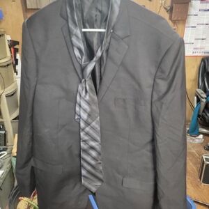 Men's Umberto Bonelli blazer with gray and silver tie